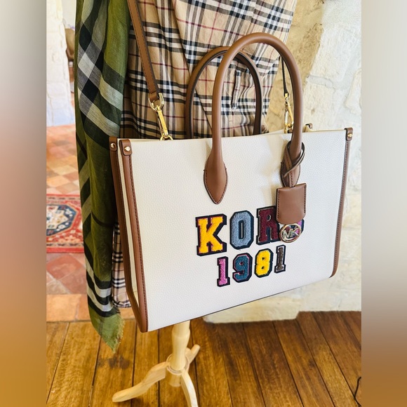 Michael Kors Mirella Medium Kors Logo handbag&wristlet NWT Authentic - Picture 4 of 14